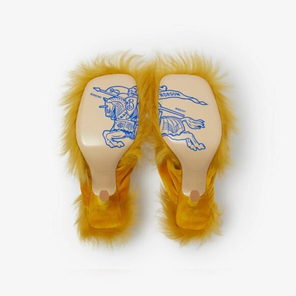 BURBERRY YELLOW VELVET & SHEARLING STEP ROSE SANDALS SIZE 37.5 NIB - Picture 8 of 10